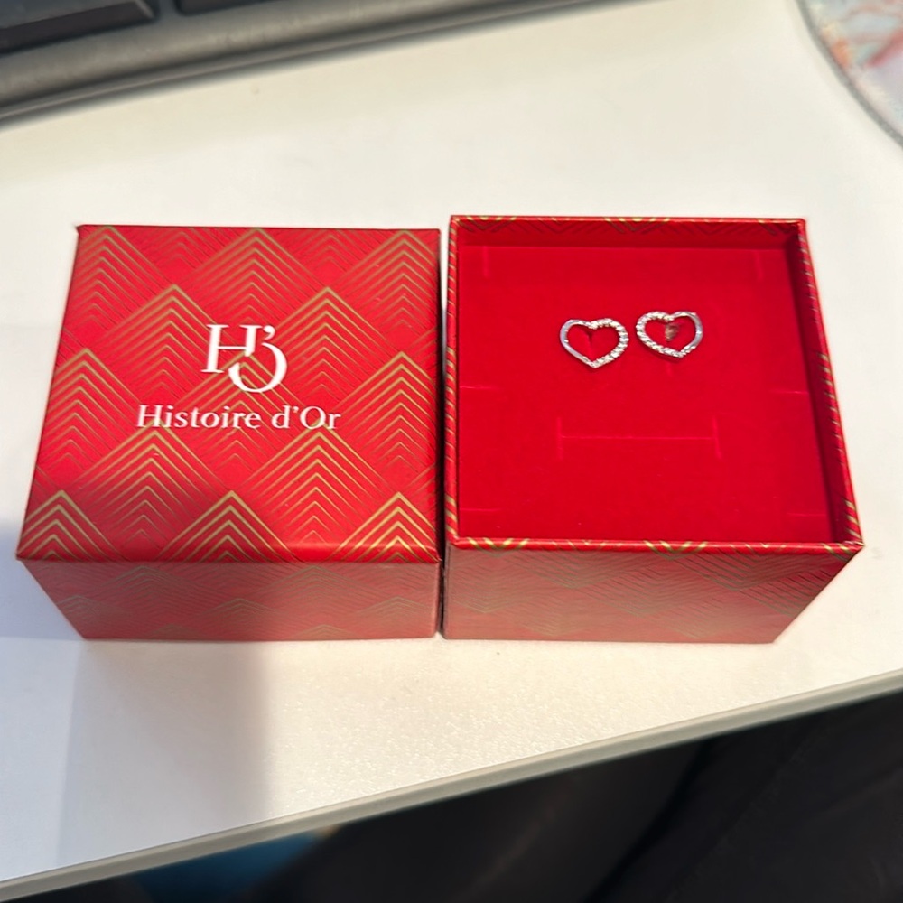 Histoire d’Or Silver Heart Earrings